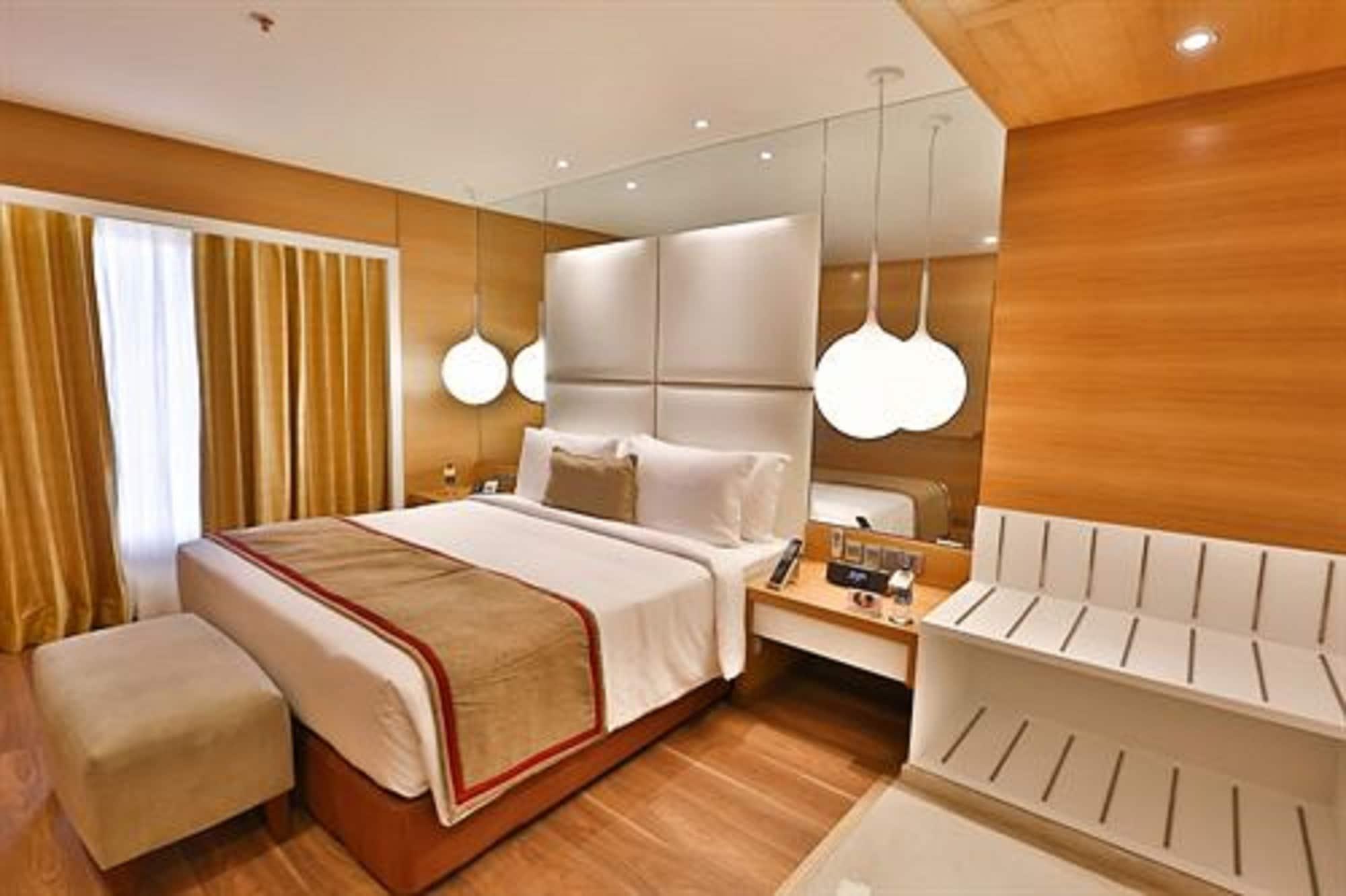 เดอะ เรซิเดนซี ทาวเวอร์ โคอิมบาตอร์ Hotel โคอิมบาทอร์ ภายนอก รูปภาพ