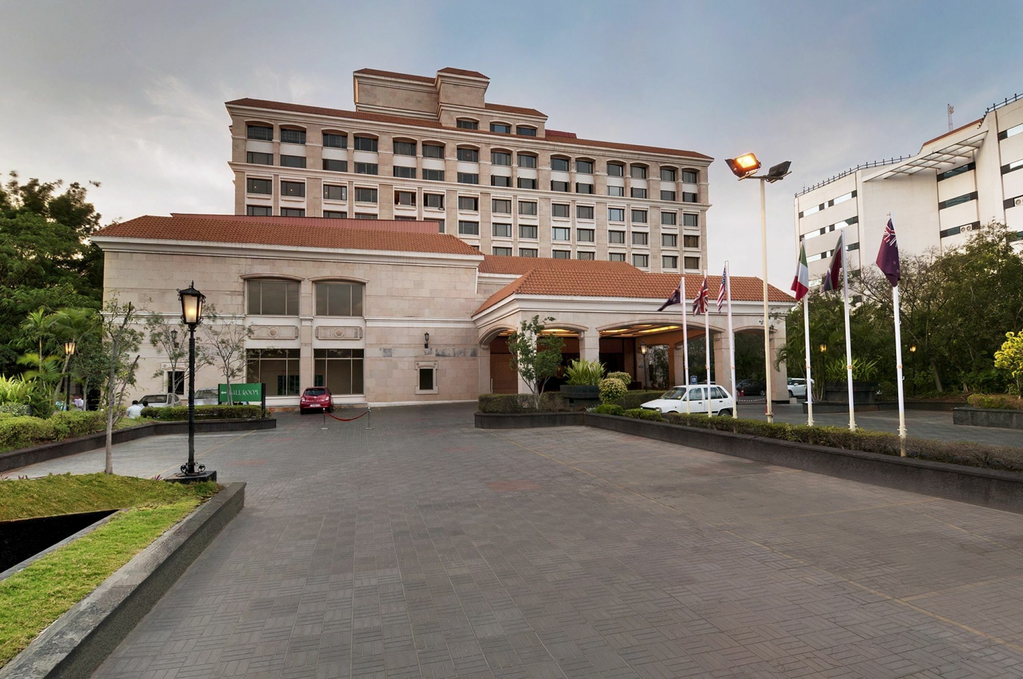เดอะ เรซิเดนซี ทาวเวอร์ โคอิมบาตอร์ Hotel โคอิมบาทอร์ ภายนอก รูปภาพ